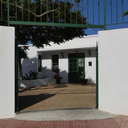 Apartamentos Tropicana Puerto del Carmen (Lanzarote)