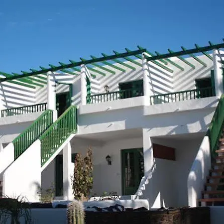 Tropicana アパート