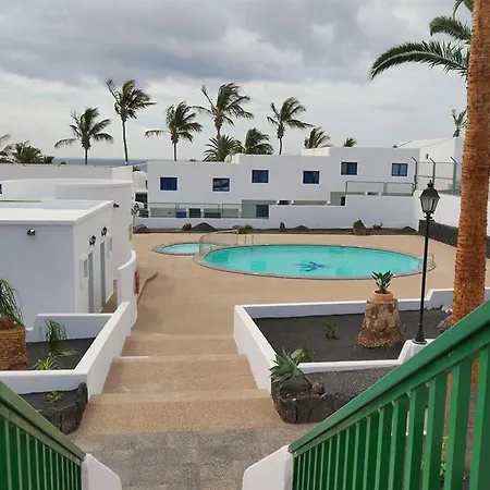 Апартаменты Apartamentos Tropicana *